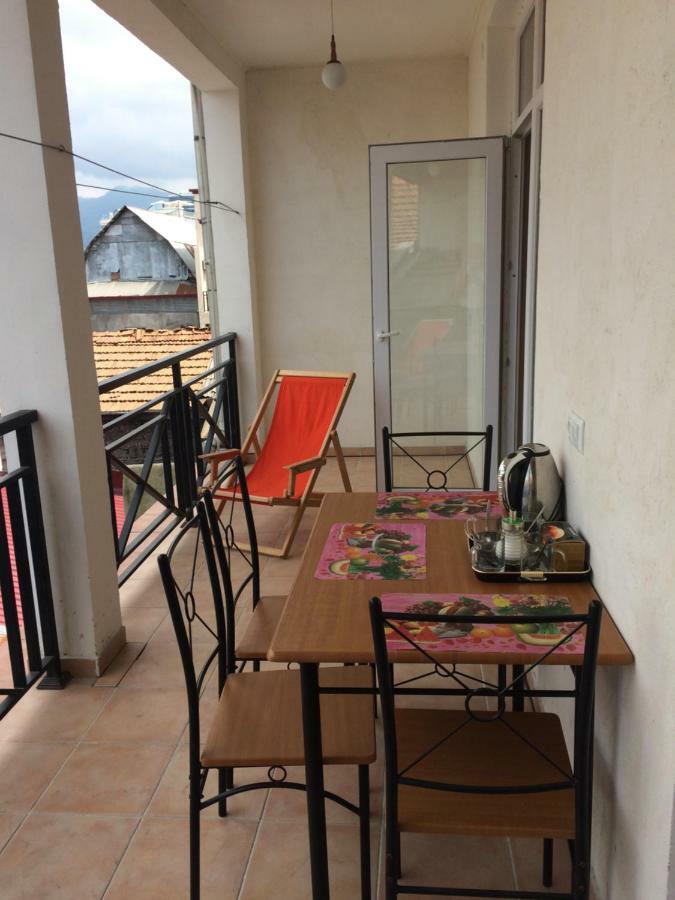 Cozy Guest House In Old บาทูมิ ภายนอก รูปภาพ